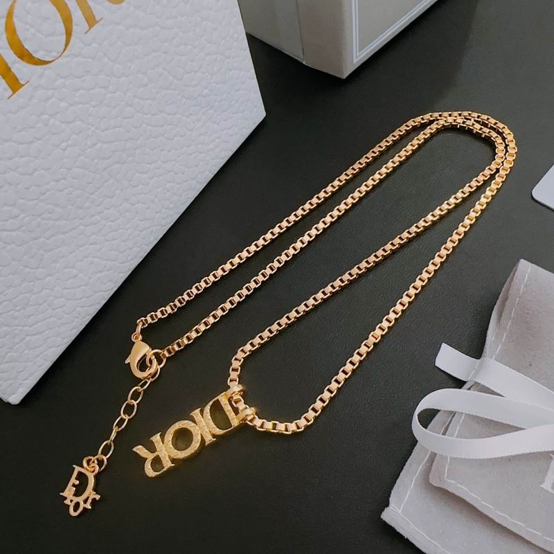 Dior Necklace 04lyr157